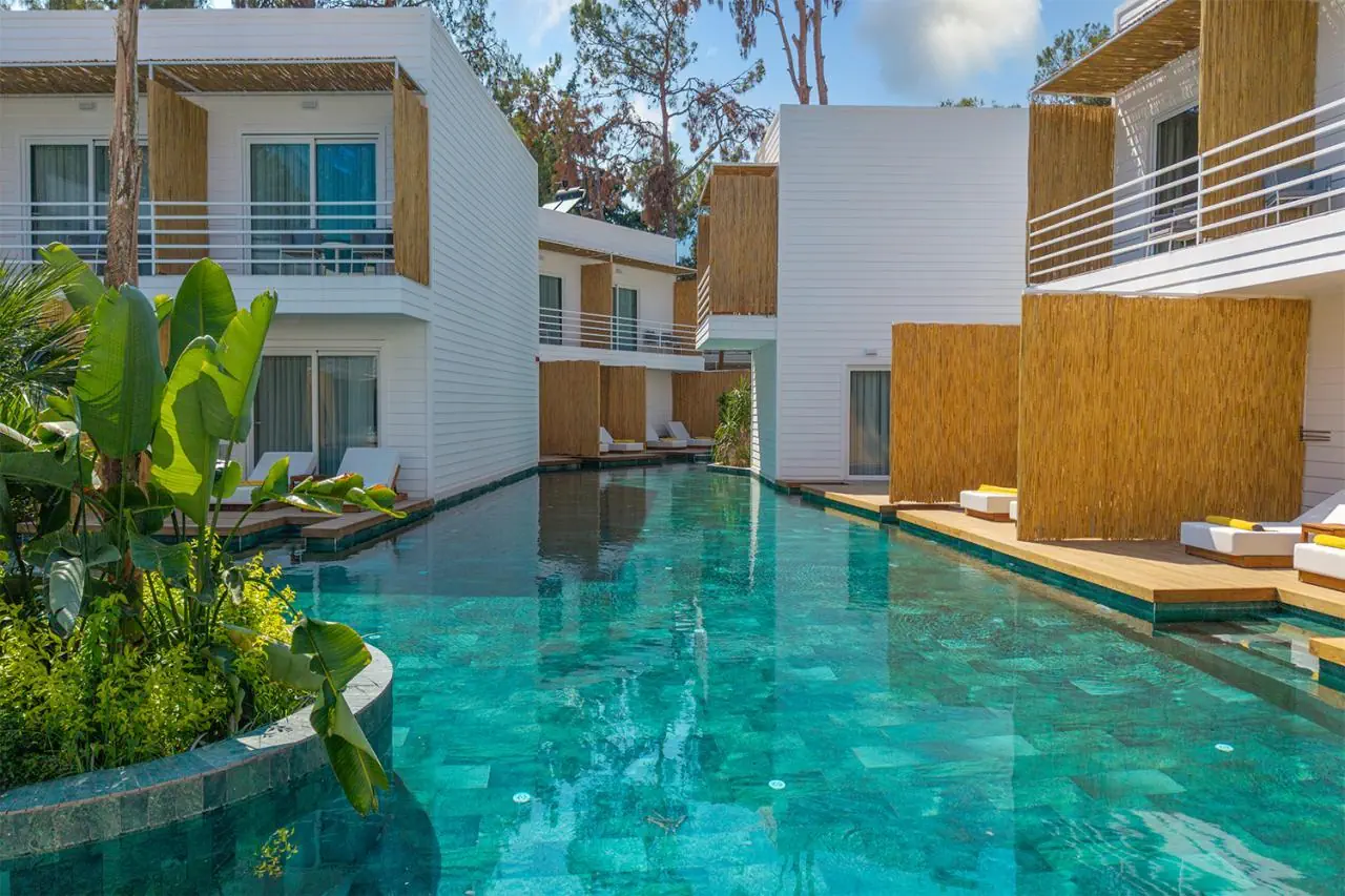 HOTEL FashionTV Luxe Resort