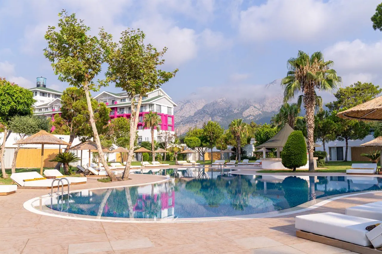 HOTEL FashionTV Luxe Resort