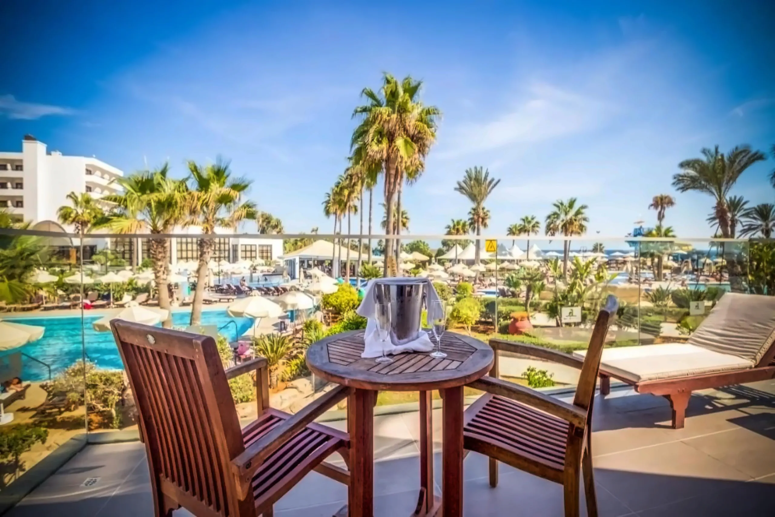Nazwa: Adams Beach Hotel