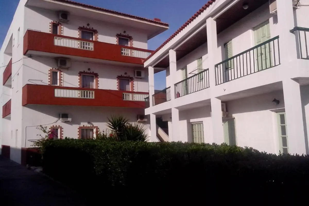 Haris Apartments