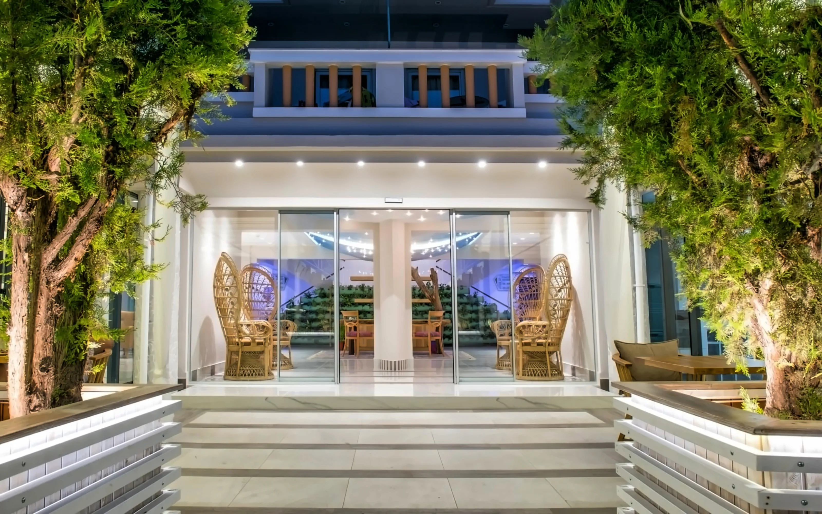Apollo Apartments