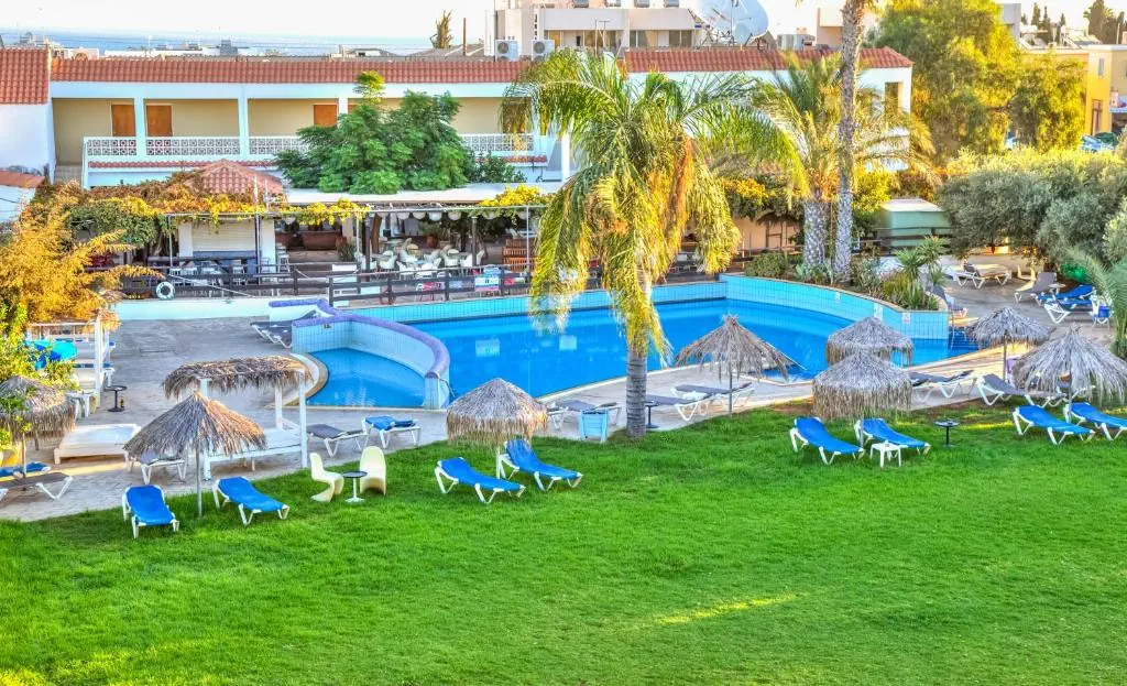 Captain Karas Holidays Apartments - zdjęcie 2