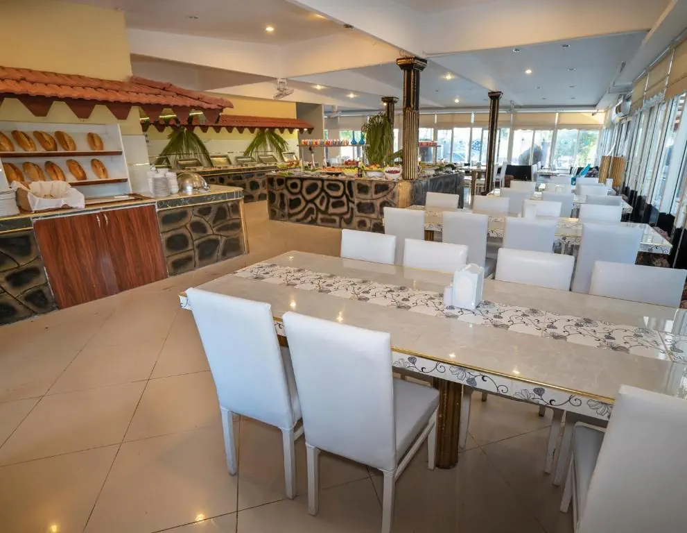 CLUB APERION BEACH HOTEL