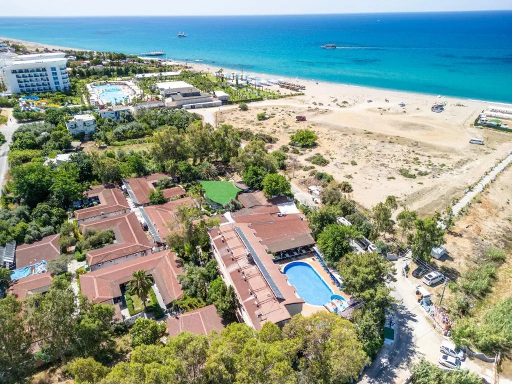 CLUB APERION BEACH HOTEL