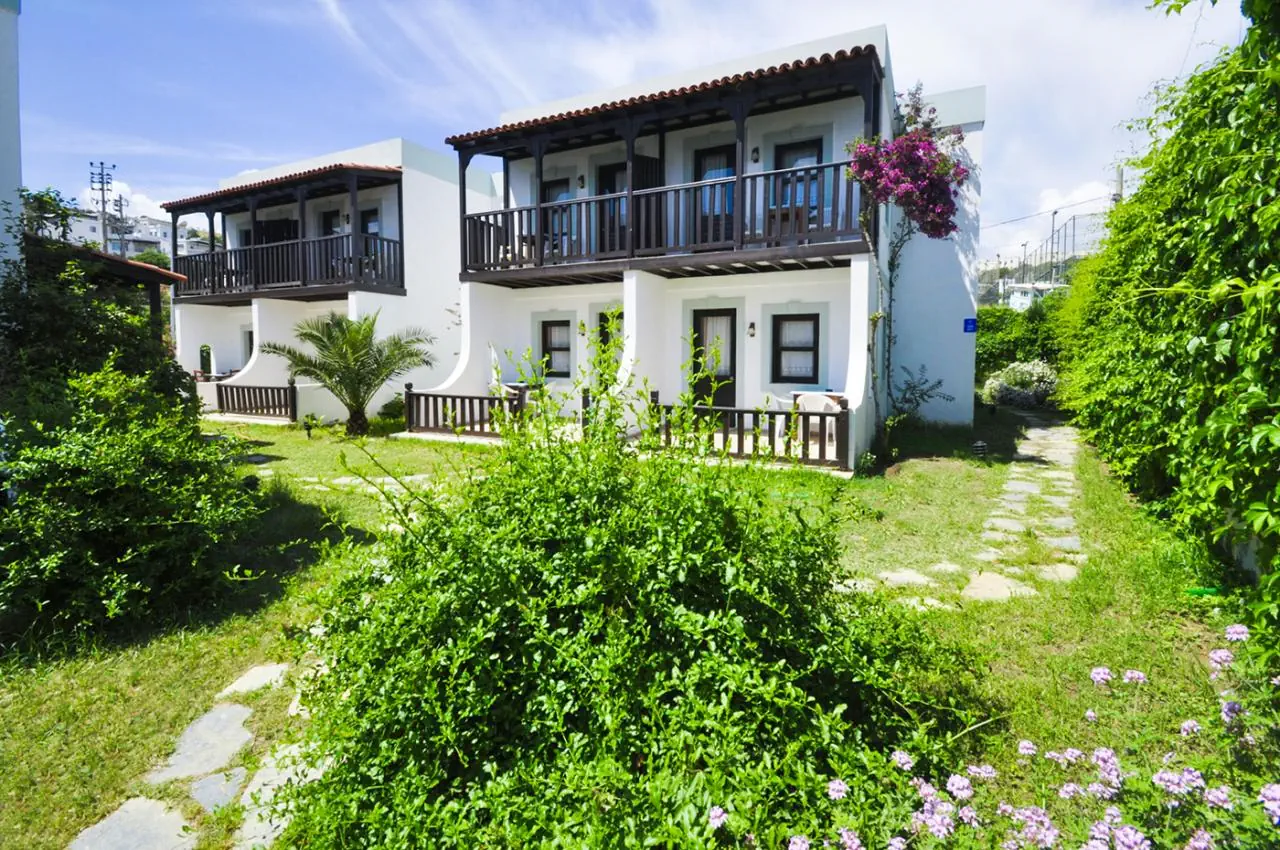 SALINAS BEACH HOTEL (BOUTIQUE CONCEPT RENOVATED)