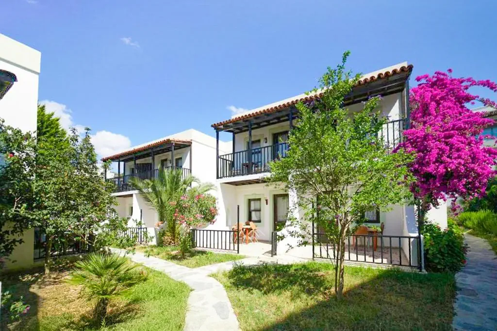 SALINAS BEACH HOTEL (BOUTIQUE CONCEPT RENOVATED)