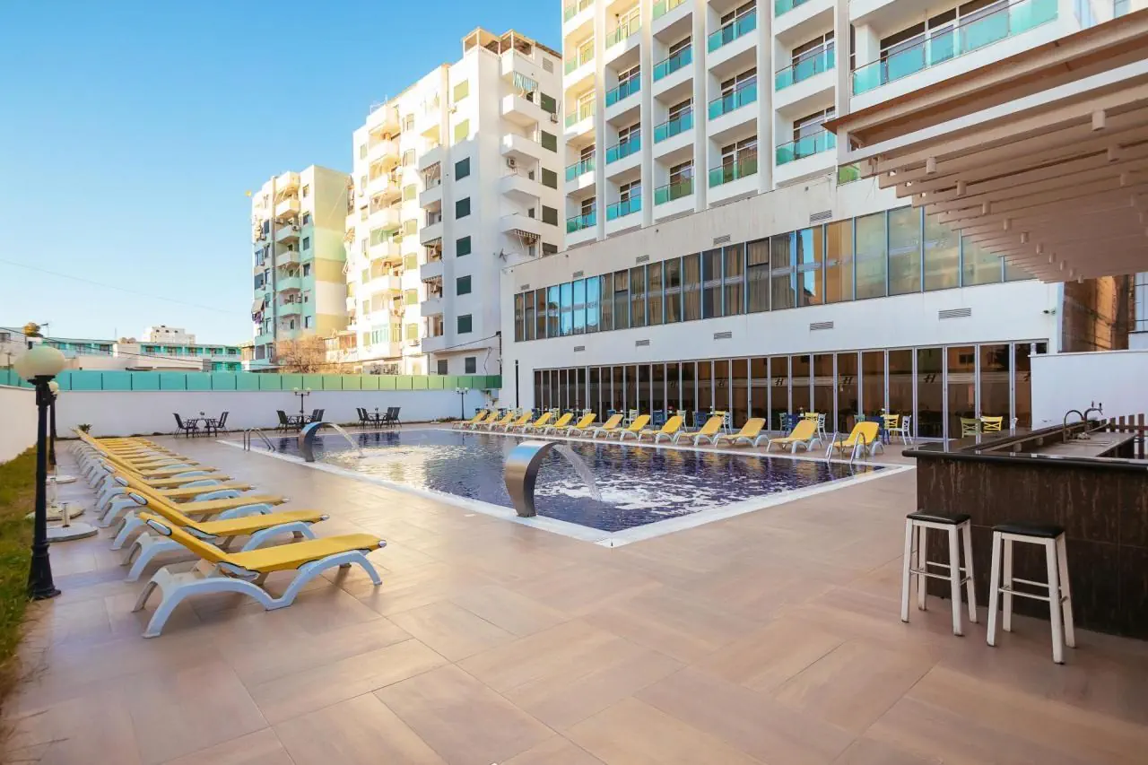 HOTEL HORIZONT