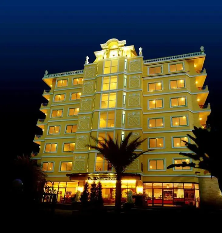 Four Seasons Place - zdjęcie 5