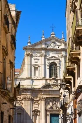 HOTEL: Wycieczka: Apulia – slonce, klify i oliwki
