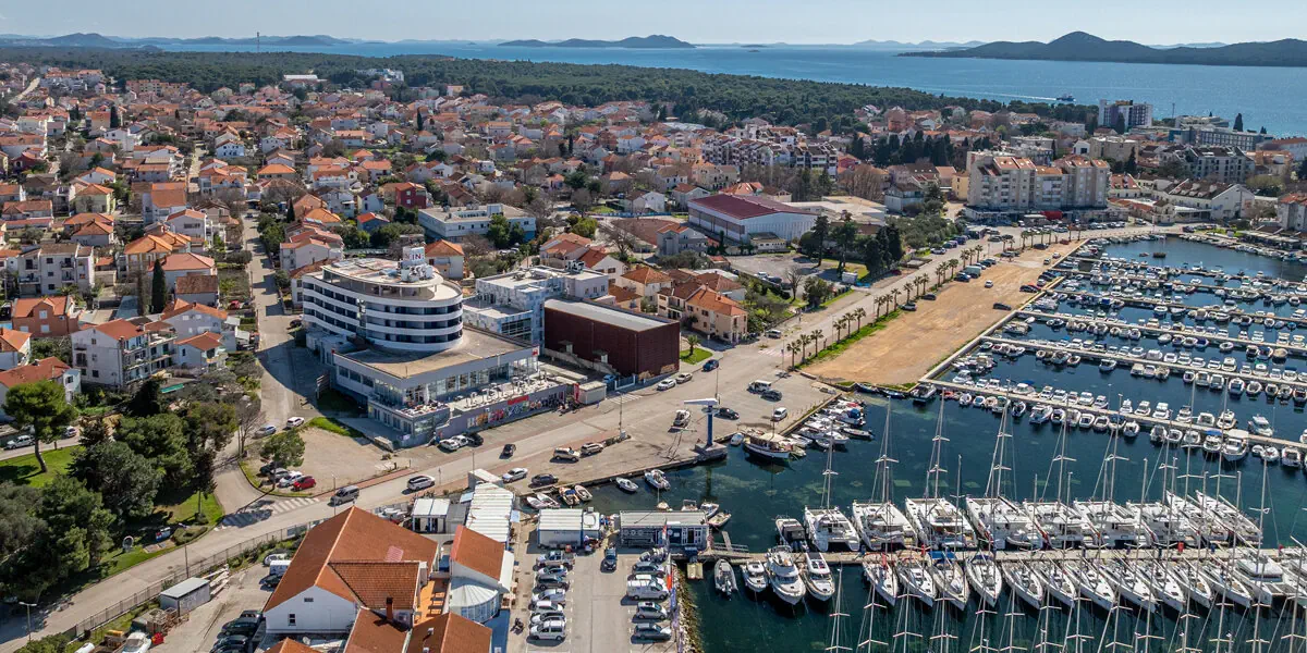 In (Biograd na Moru)