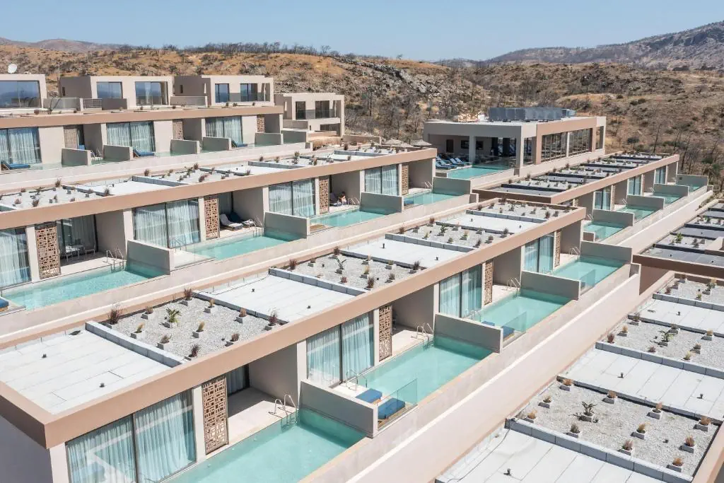 Este Elegant Suites & Villas