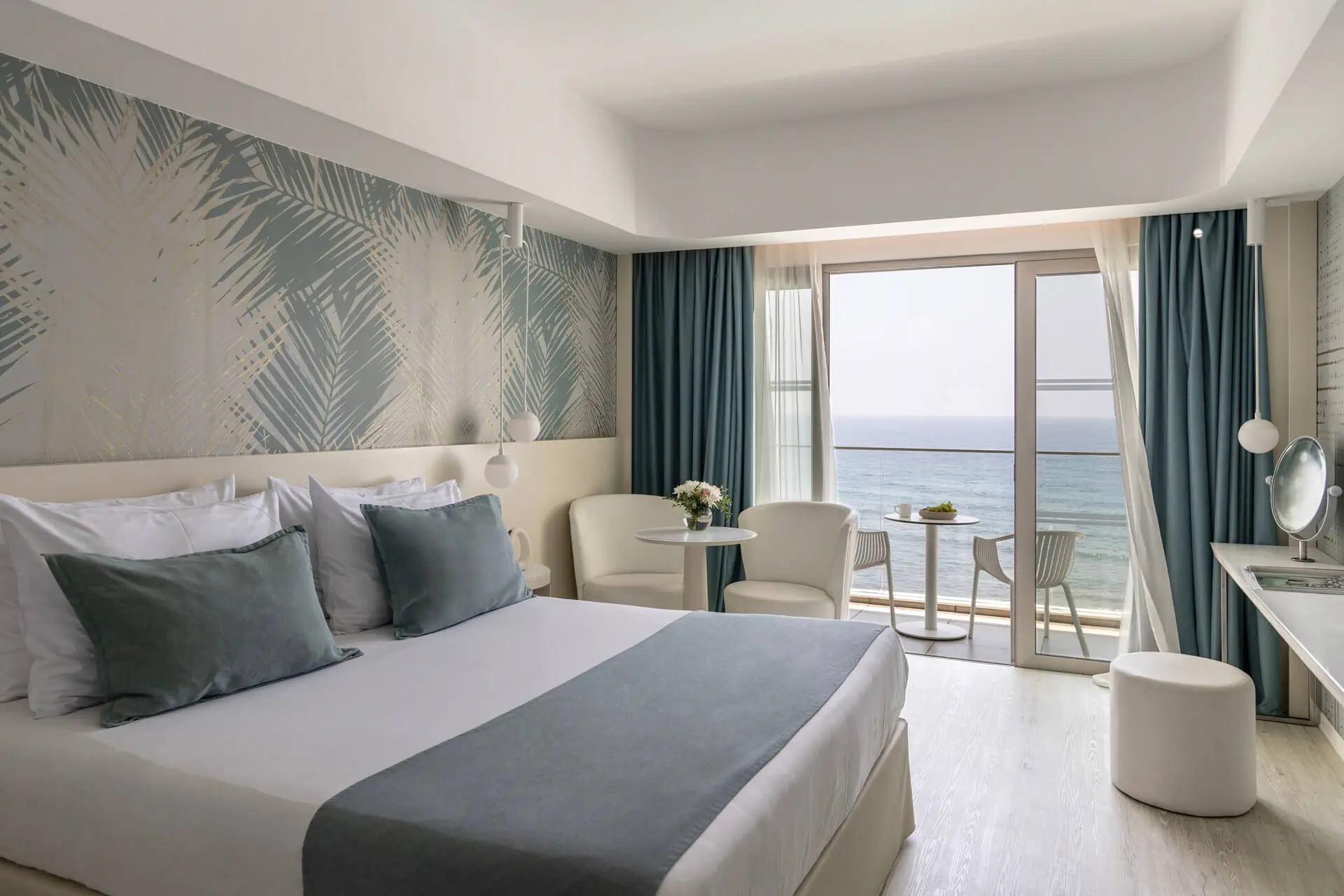 Louis Ivi Mare Hotel