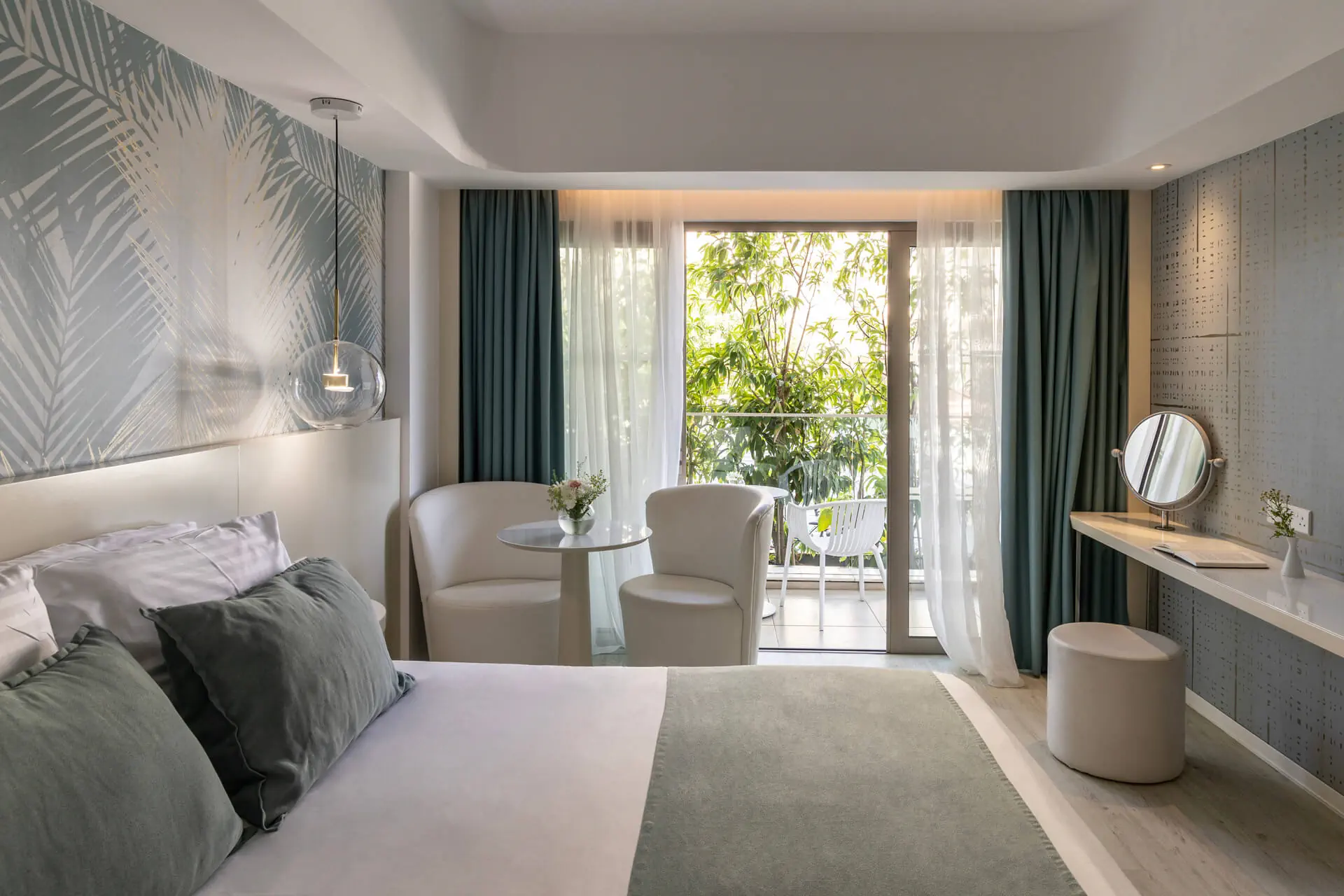 Louis Ivi Mare Hotel