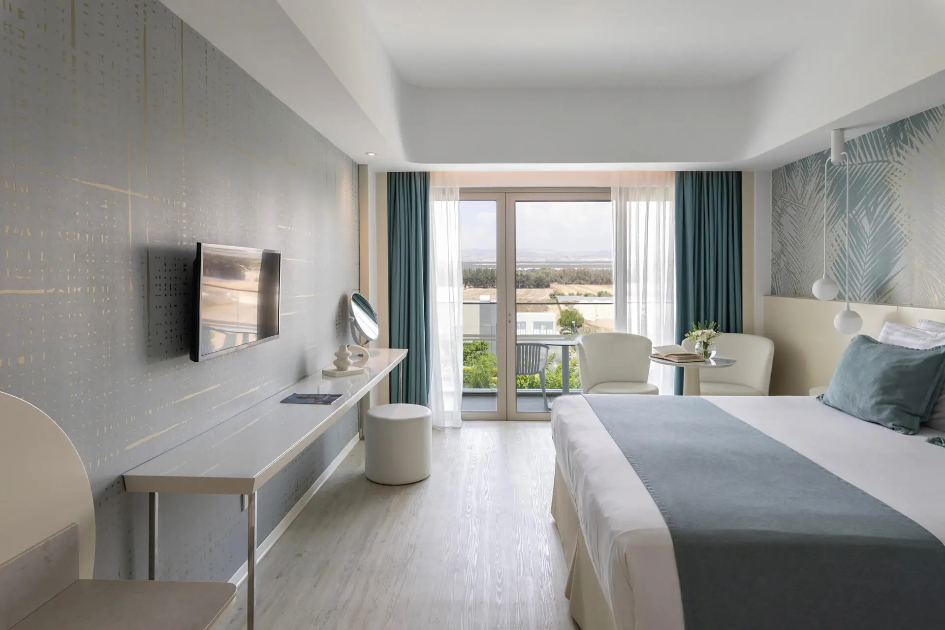 Louis Ivi Mare Hotel
