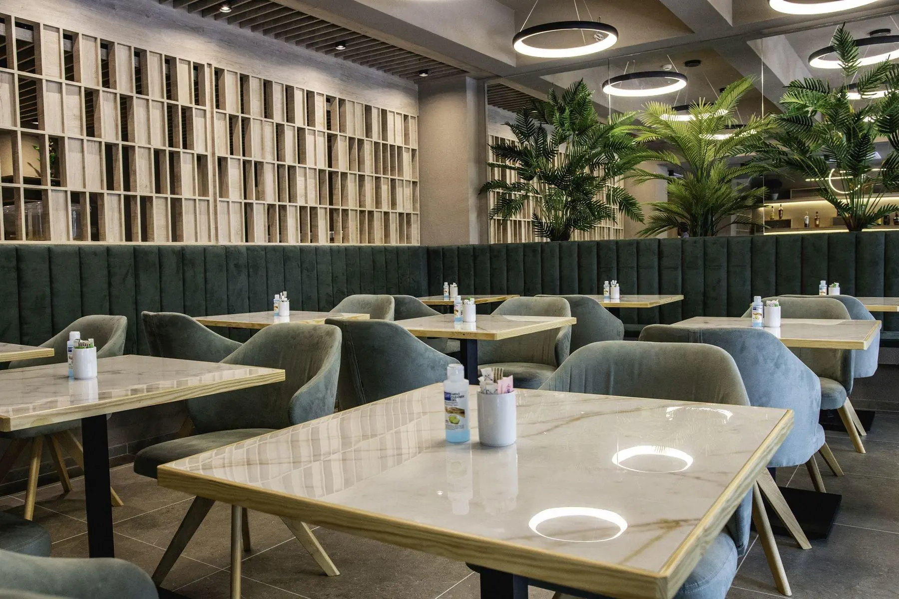 HOTEL Astron Hotel