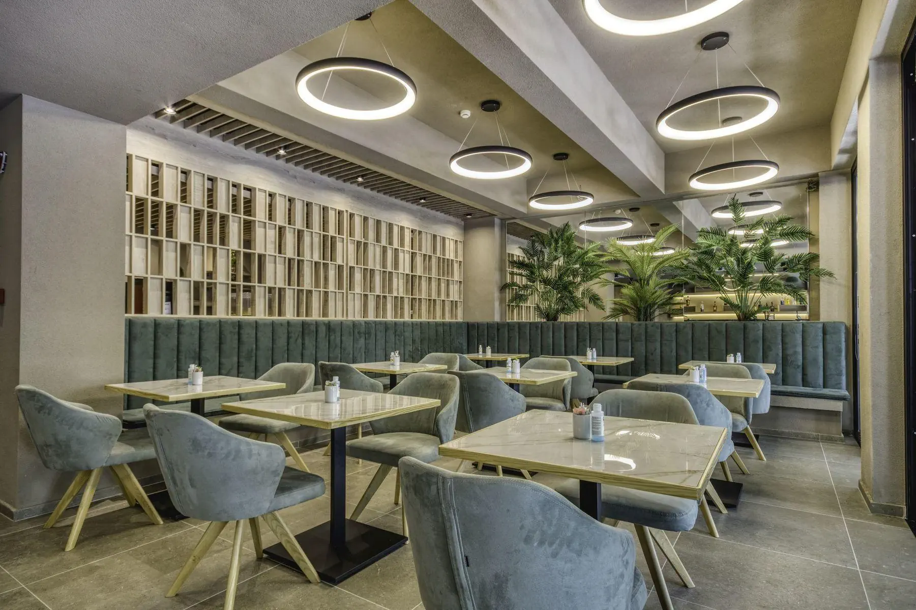 HOTEL Astron Hotel