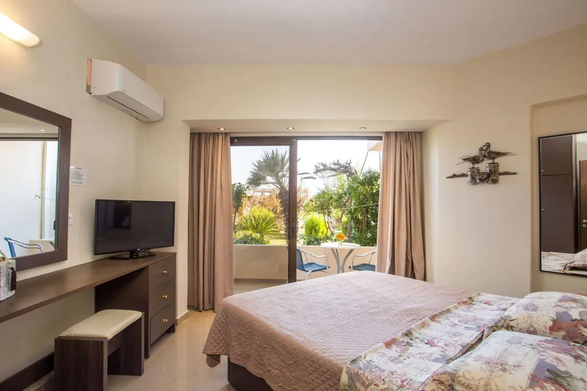 HOTEL Casa Lyristis (ex Lyristis Apartments Plus)