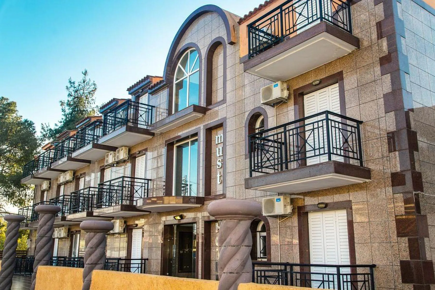 HOTEL Aura Hotel
