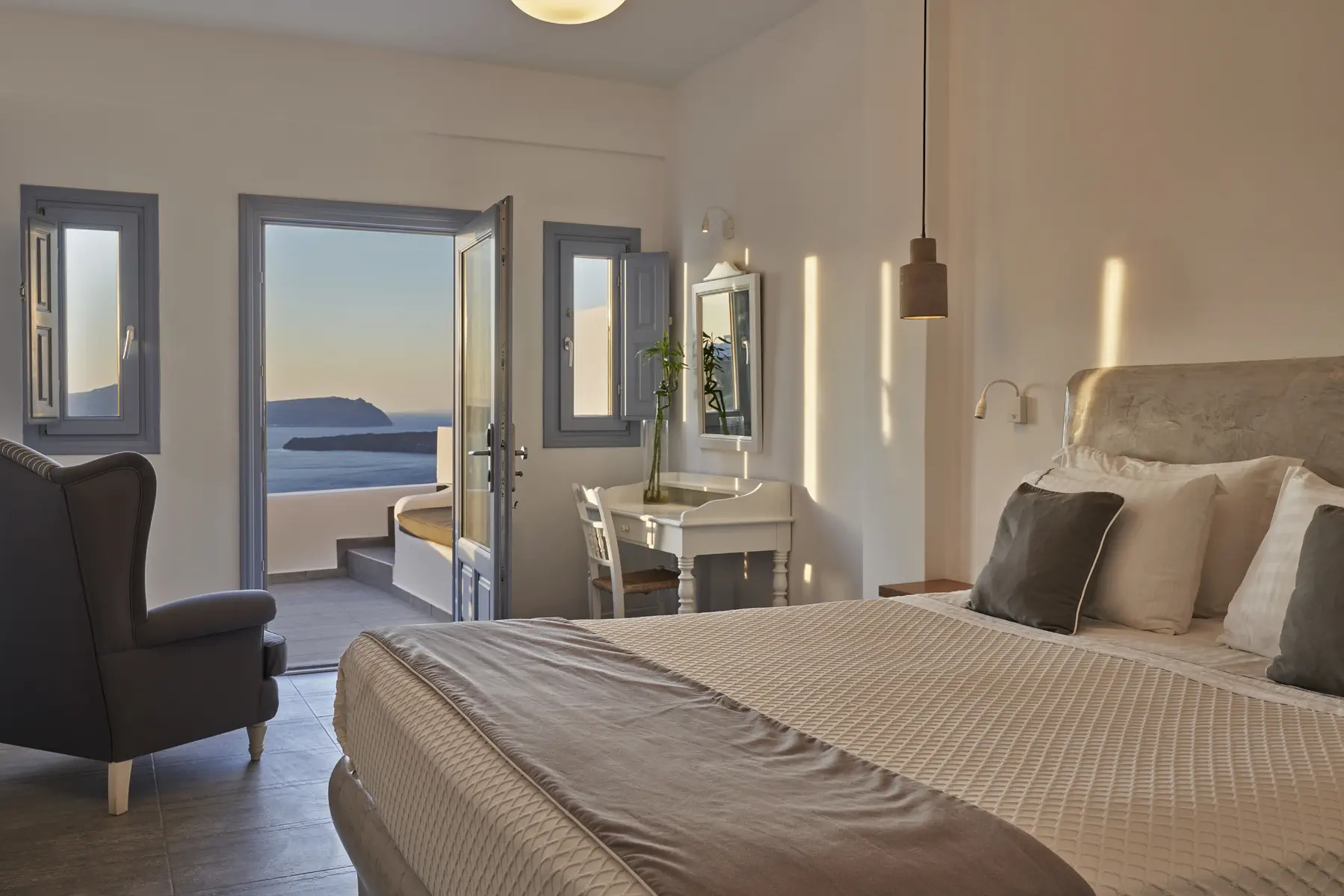 Apanemo Hotel and Suites