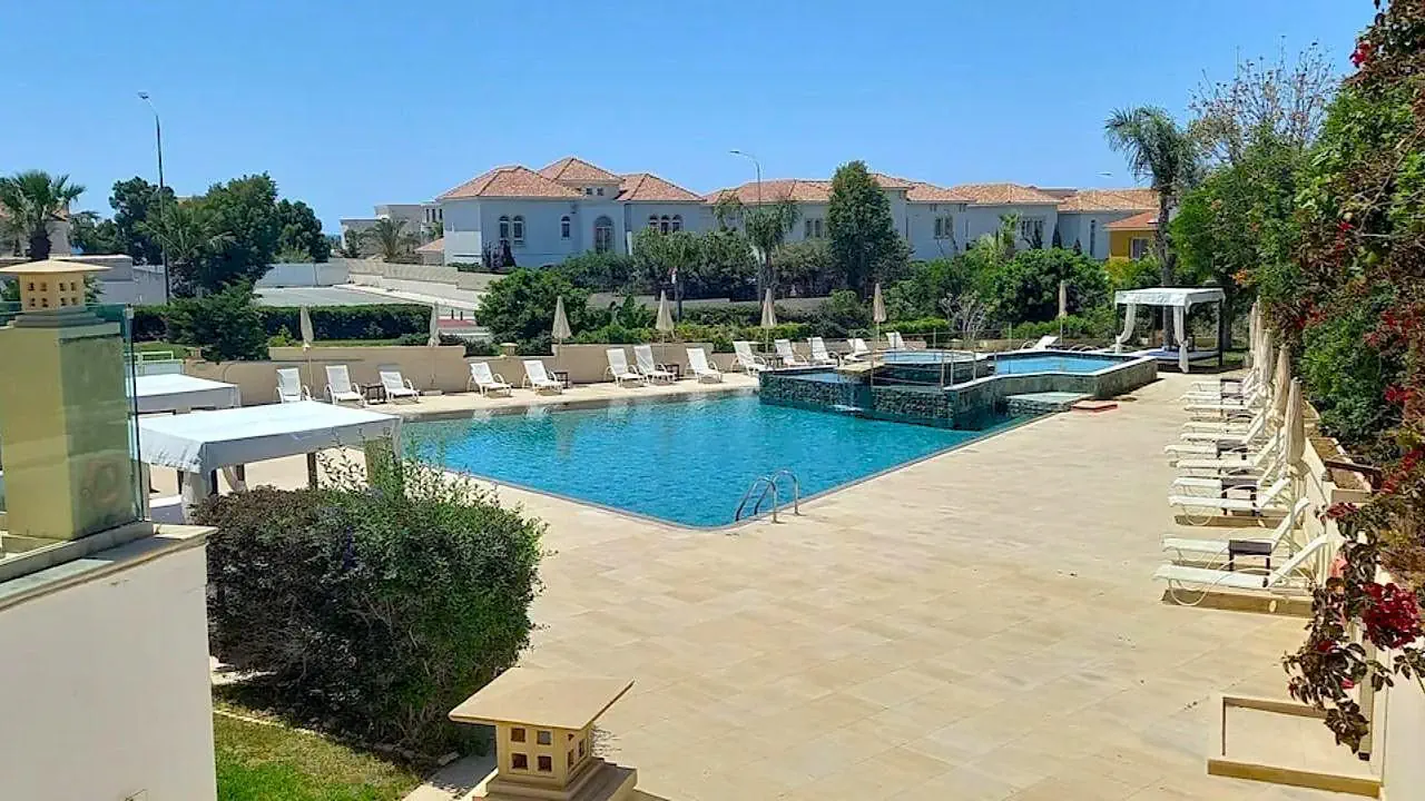 HOTEL E Hotel Spa And Resort