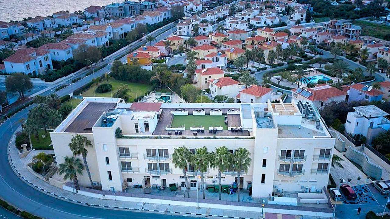 HOTEL E Hotel Spa And Resort