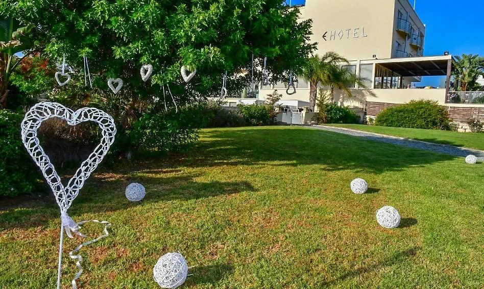 HOTEL E Hotel Spa And Resort