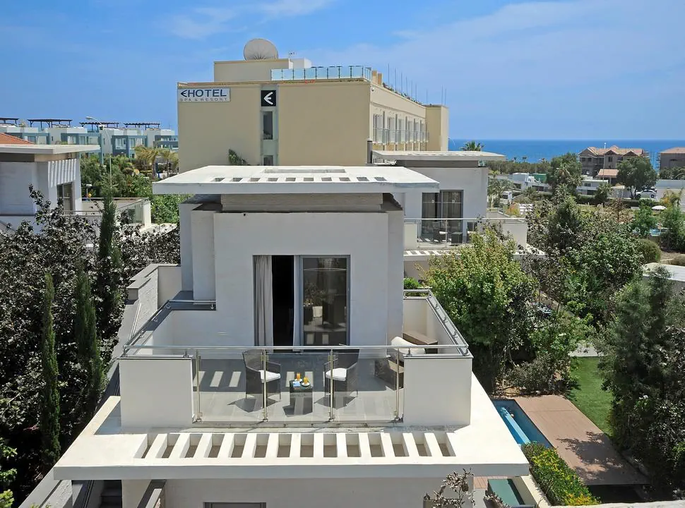 HOTEL E Hotel Spa And Resort