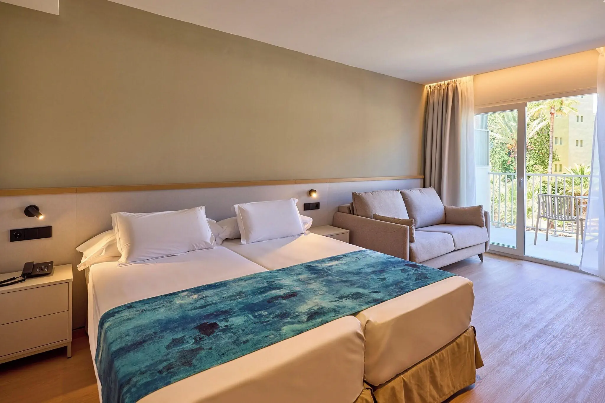 Universal Romantica (Colonia Sant Jordi) - zdjęcie 8