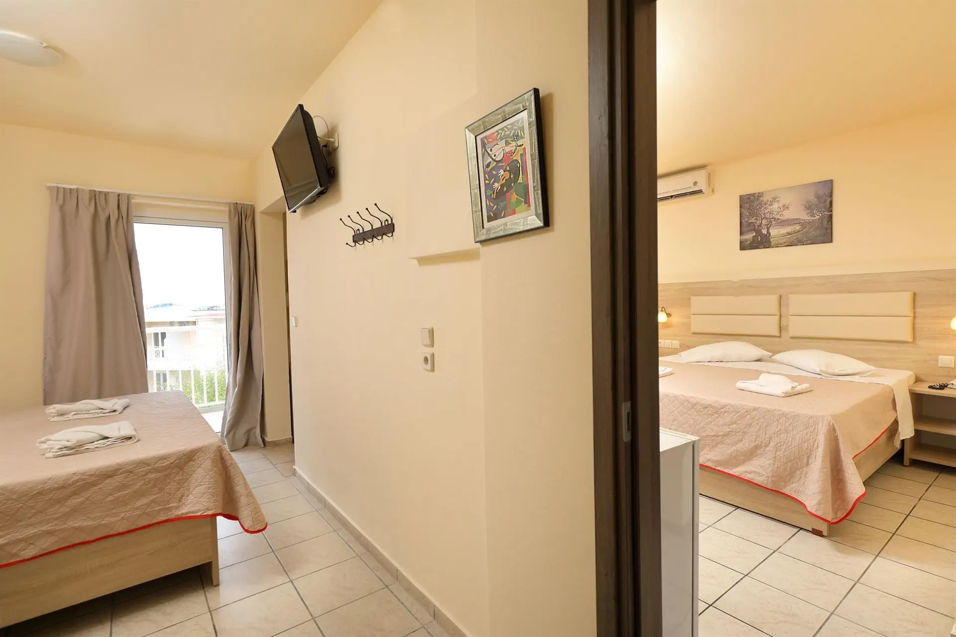 HOTEL: Eri Beach & Waterpark