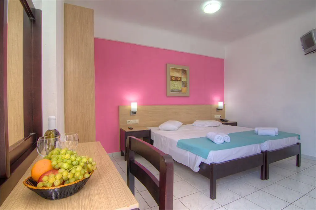 HOTEL: Sergios Hotel