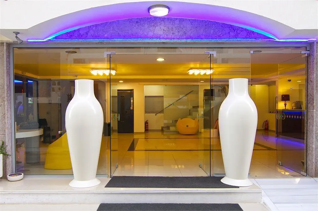 HOTEL: Sergios Hotel