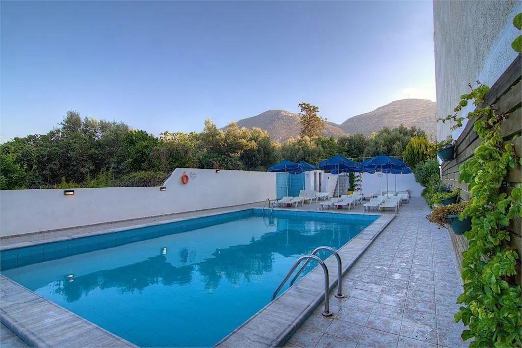 HOTEL: Sergios Hotel