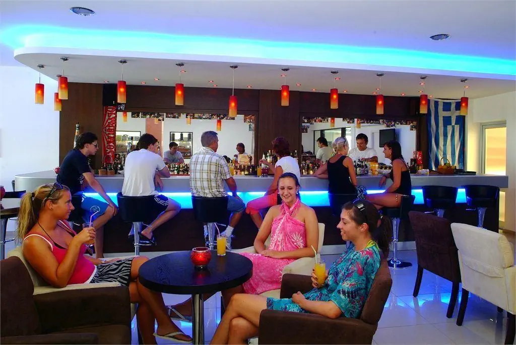HOTEL: Sergios Hotel