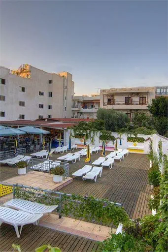 HOTEL: Sergios Hotel