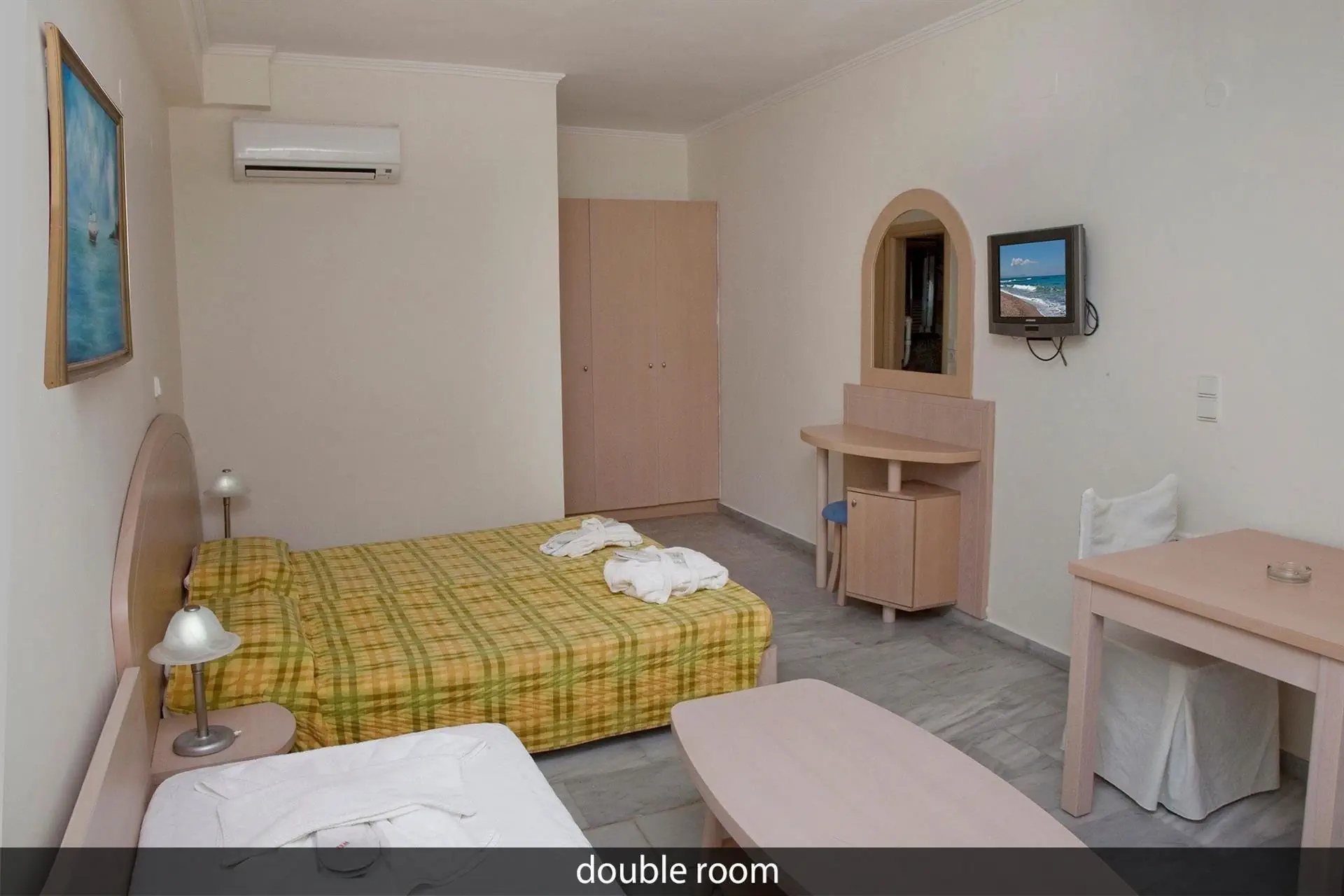HOTEL: Joan Beach