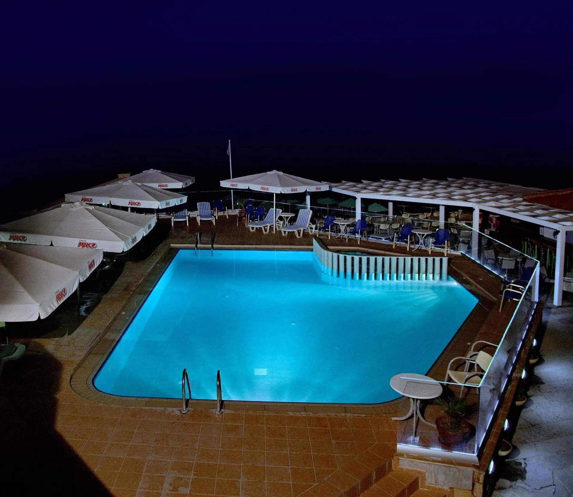 HOTEL: Joan Beach