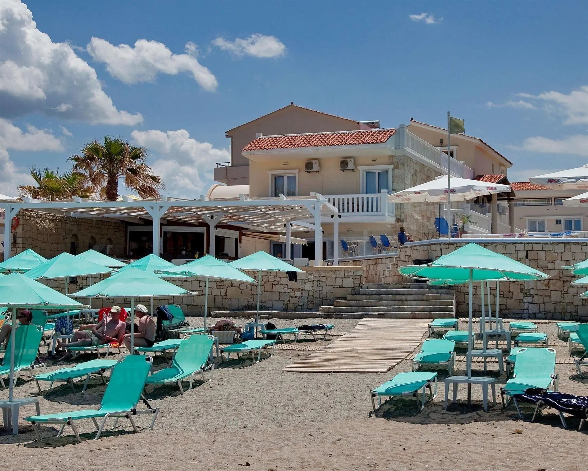 HOTEL: Joan Beach