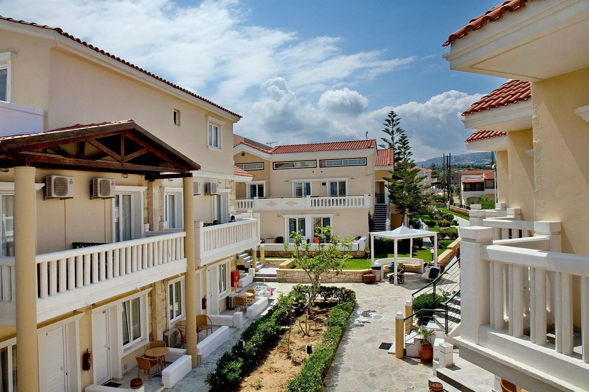 HOTEL: Joan Beach