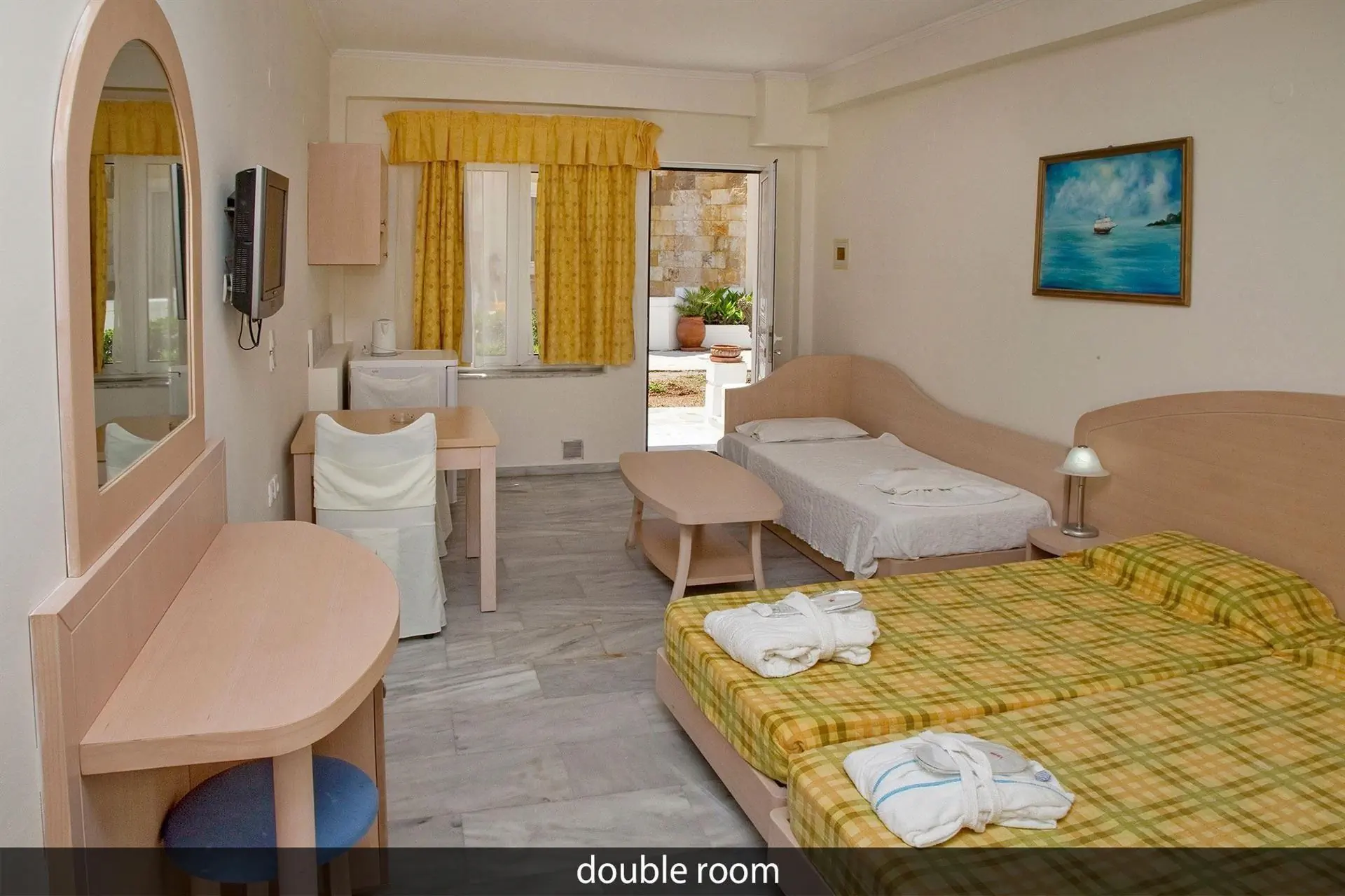 HOTEL: Joan Beach
