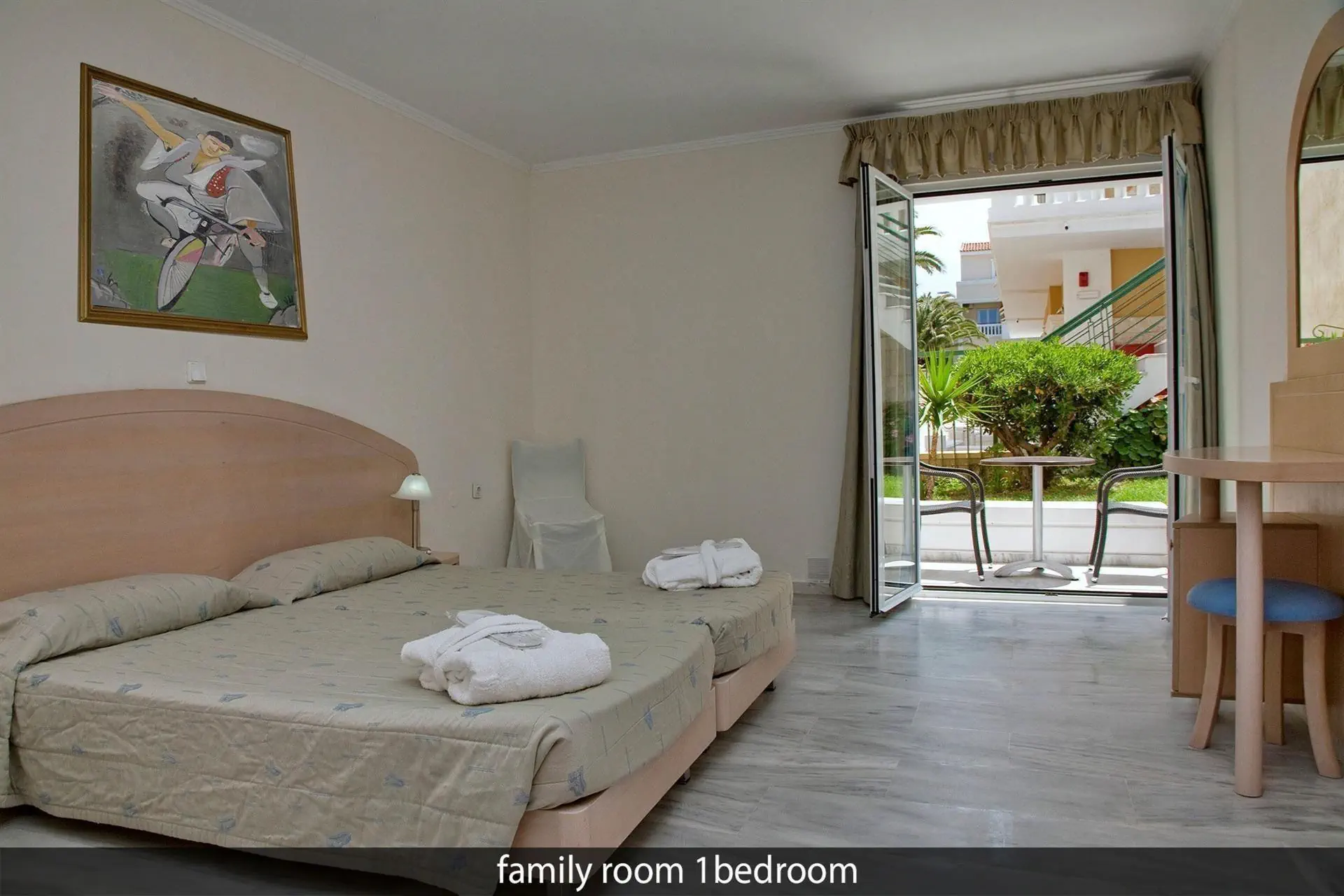 HOTEL: Joan Beach