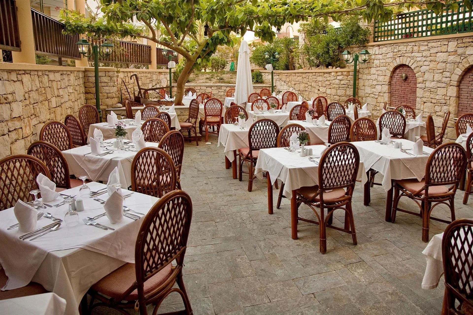 HOTEL: Joan Beach