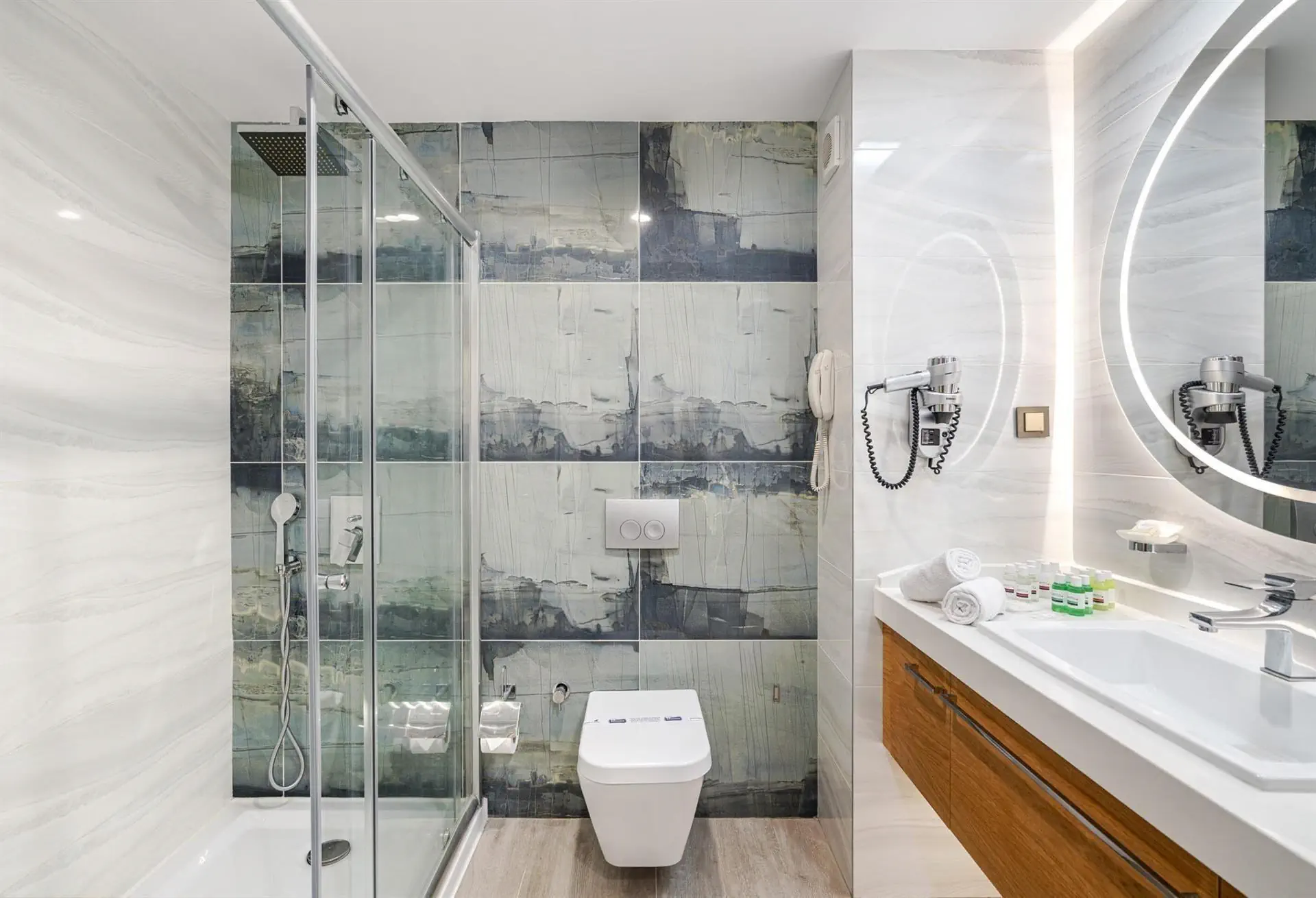 HOTEL: Kirman Sidemarin Beach & Spa