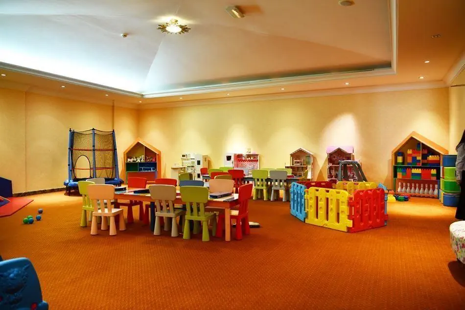 HOTEL: Al Raha Beach Hotel