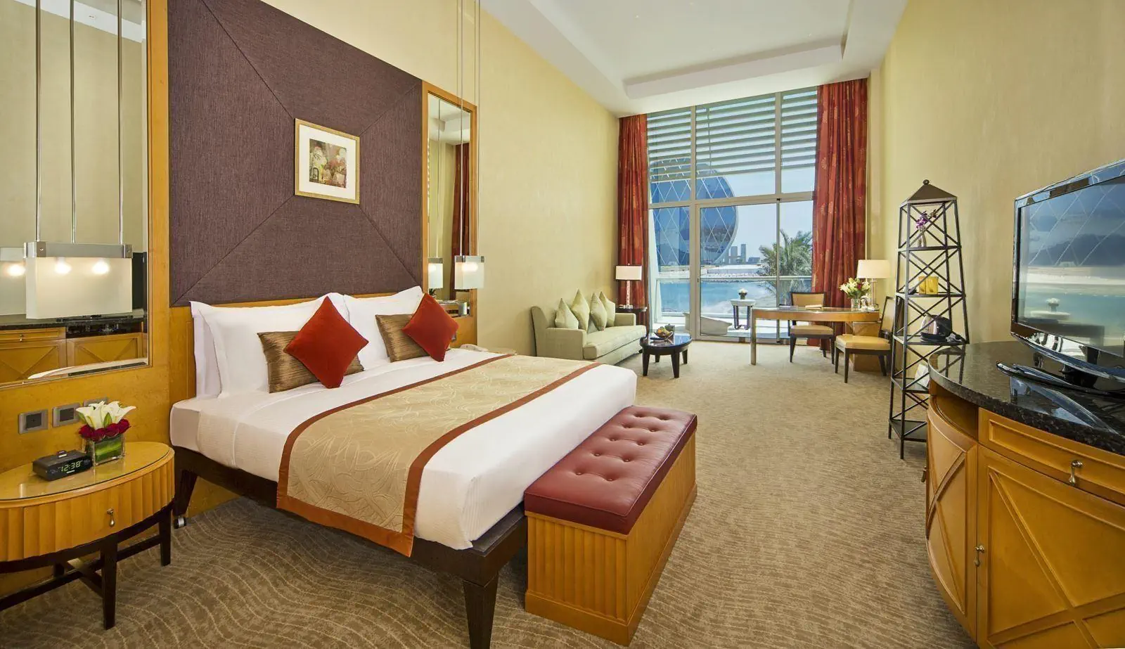 HOTEL: Al Raha Beach Hotel