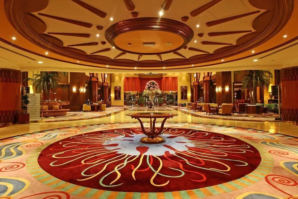 HOTEL: Al Raha Beach Hotel
