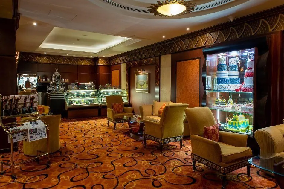 HOTEL: Al Raha Beach Hotel