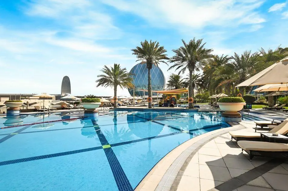 HOTEL: Al Raha Beach Hotel