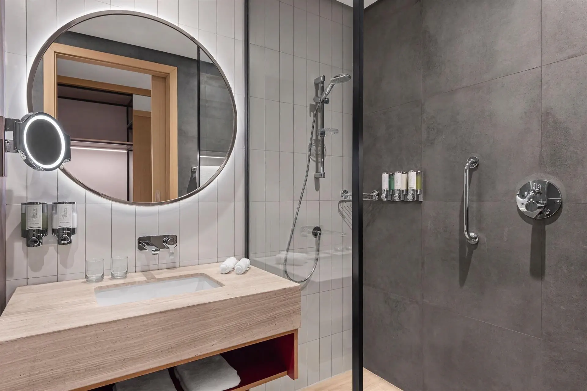 HOTEL: Hampton By Hilton Marjan Island