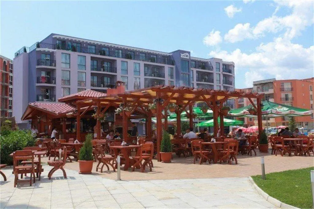 Holiday Complex Rainbow 3