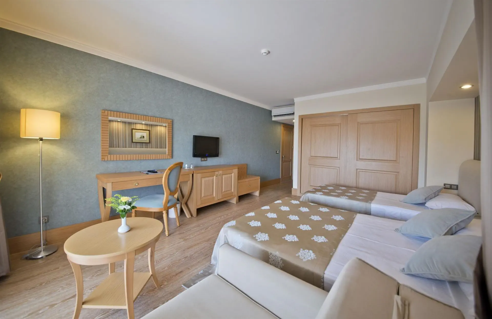 HOTEL: Gypsophila Holiday Village